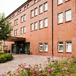 Hotel Trans World Columbus 4*