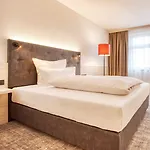 Hotel Trans World Columbus 4*