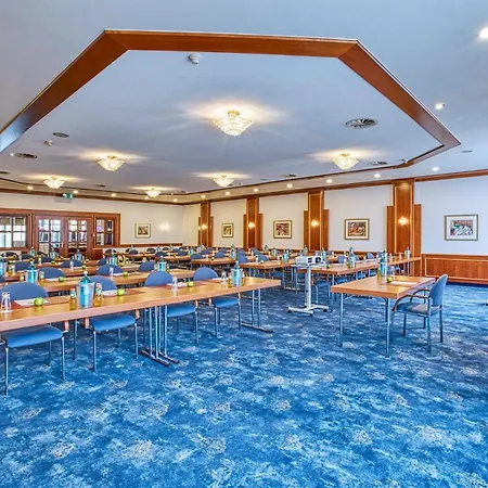 Hotel Trans World Columbus 4*