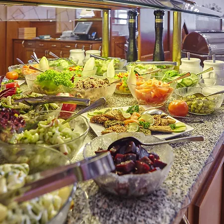 Hotel Trans World Columbus 4*