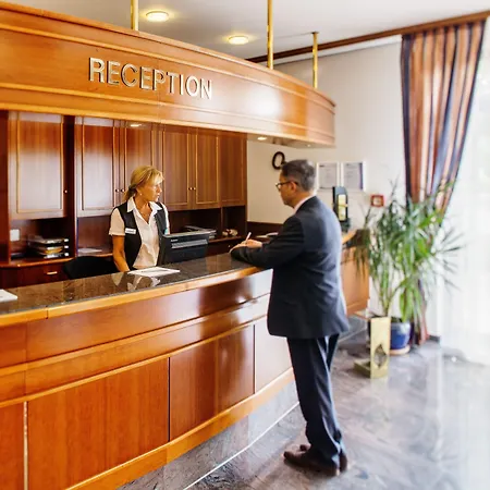 Hotel Trans World Columbus