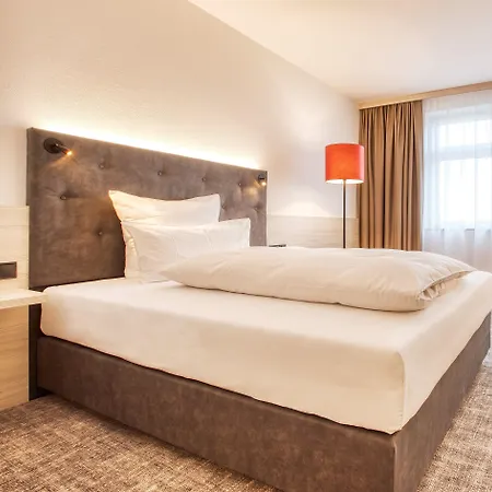 Hotel Trans World Columbus 4*
