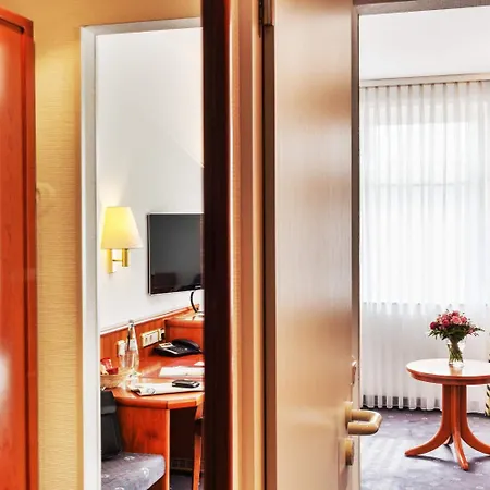 Trans World Columbus Hotel 4*