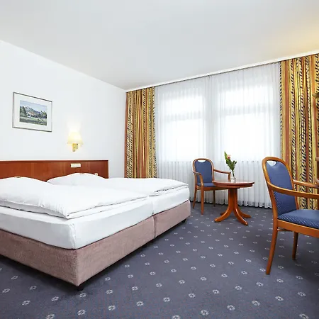 Hotel Trans World Columbus 4*