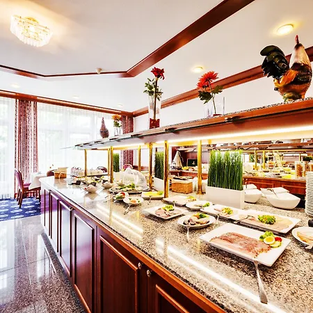 Hotel Trans World Columbus