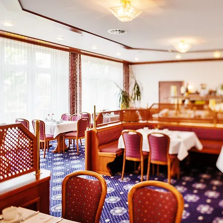 Hotel Trans World Columbus 4*