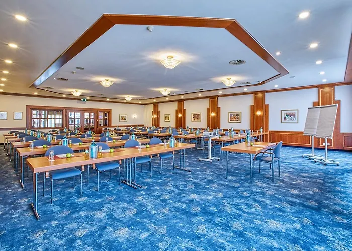 Hotel Trans World Columbus 4*