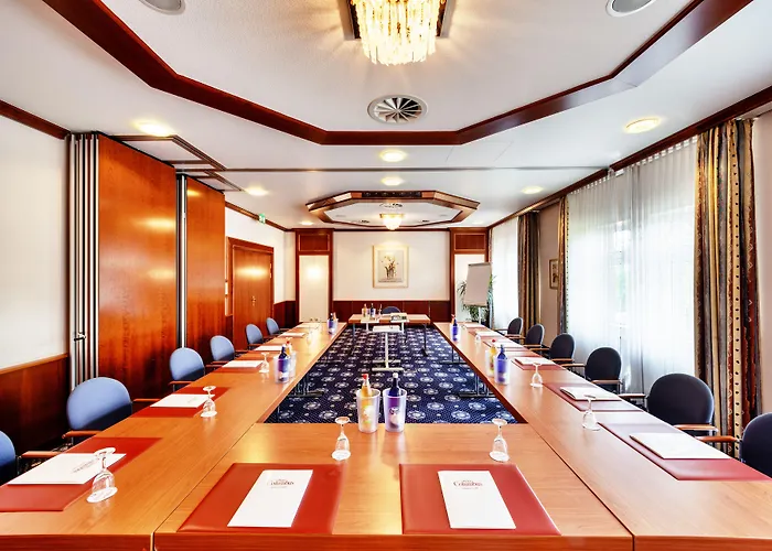 Trans World Columbus Hotel