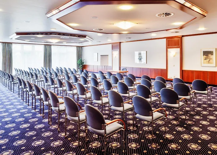 Hotel Trans World Columbus 4*